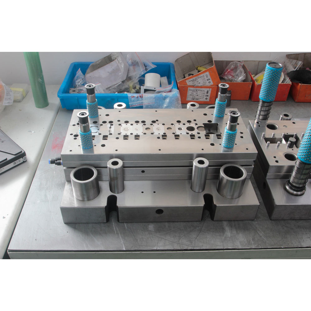Explosion-proof-cap-upper-mold2.jpg